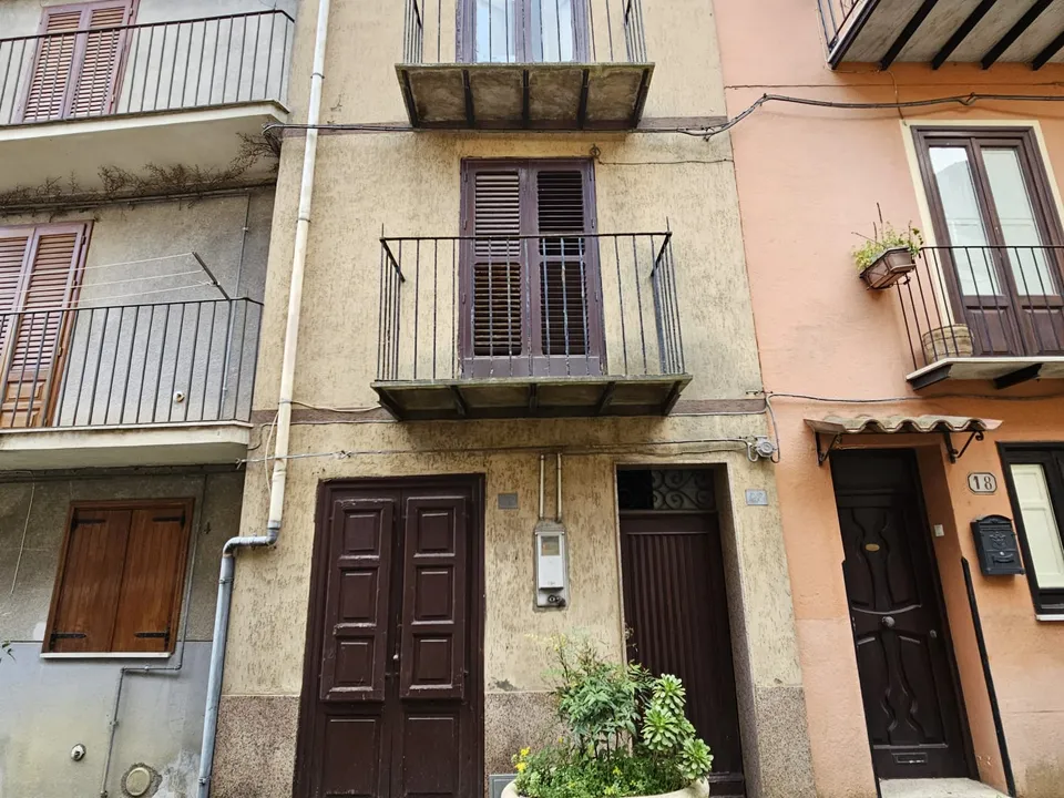 Landsbyhus i Isnello, Palermo - bilde 1